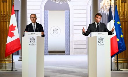 Μακρόν και Κάρνεϊ επανέλαβαν τη δέσμευσή τους να επιταχύνουν την «προσέγγιση» μεταξύ Ευρώπης και Καναδά