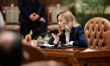 Η Ιταλία λέει όχι στην αγορά όπλων για την Ουκρανία, στην αύξηση αμυντικών δαπανών και στη ρήτρα διαφυγής