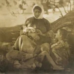 Πολλές φορές πέθαινε η μάνα και κρατούσε ακόμη το βρέφος της αγκαλιά