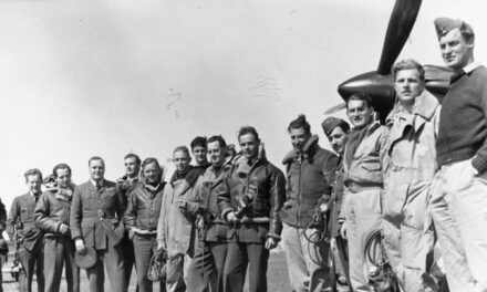 Η ΠΑ τίμησε τους πεσόντες Έλληνες και Βρετανούς αεροπόρους του έπους του 40