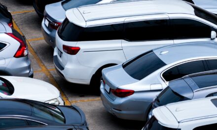 Τα SUV «τρώνε» τον χώρο στάθμευσης – Έως και 14% λιγότερες θέσεις πάρκινγκ μέχρι το 2040