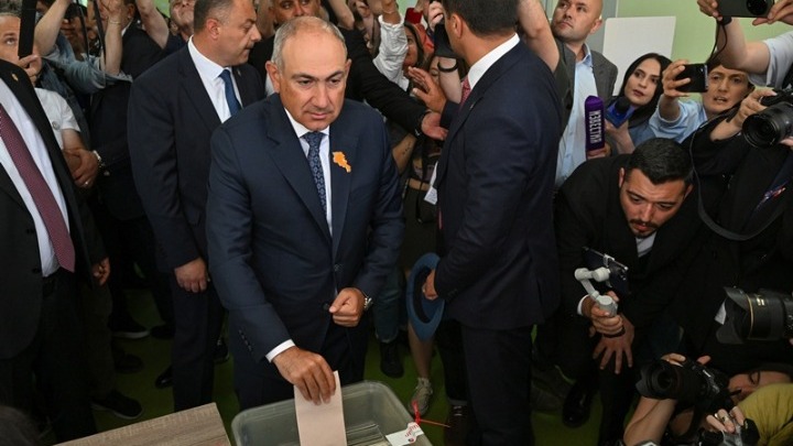 Αρμενία: Ο Πασινιάν κέρδισε τις εκλογές