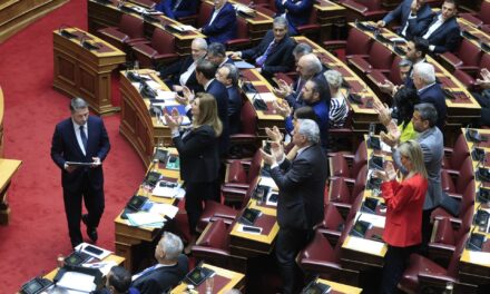 Το ΠΑΣΟΚ ζητάει την ακρόαση των Ντίλιαν και Δημητριάδη στην Επιτροπή Θεσμών και Διαφάνειας