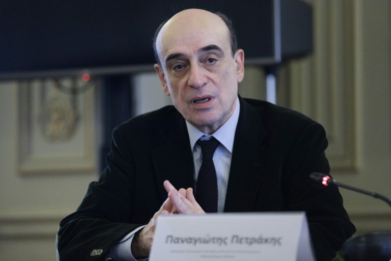 Πετράκης στο ΕΡΤnews Radio 105,8: 80–90 δολάρια το πετρέλαιο το 2027 – Στο 3,8 ο πληθωρισμός