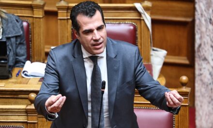 Άμεση απέλαση για αλλοδαπό που καλεί μετανάστες να έλθουν παράνομα στη χώρα