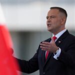 Ο πρόεδρος της Πολωνίας αφαιρεί από τον Ζελένσκι την ανώτατη τιμητική διάκριση της χώρας του