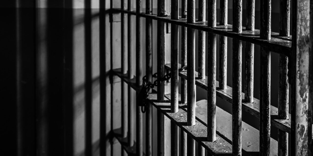 Στην φυλακή και οι έξι κατηγορούμενοι μετά τις απολογίες τους