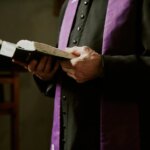 Συμφωνία για την καταβολή 395 εκατ. δολ. σε θύματα σεξουαλικής κακοποίησης από κληρικούς