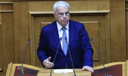 Στράτος Σιμόπουλος: Ποιος είναι ο νέος κοινοβουλευτικός εκπρόσωπος της ΝΔ