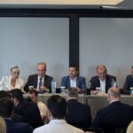 Κάμερες AI σε απορριμματοφόρα και έξυπνα υδρόμετρα