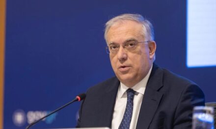 Θεοδωρικάκος: Συνεχείς παρεμβάσεις για τη στήριξη των πολιτών και των νοικοκυριών