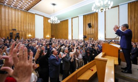 Τουρκία: Ο Οζέλ καταγγέλλει σχέδιο εξουδετέρωσης του CHP