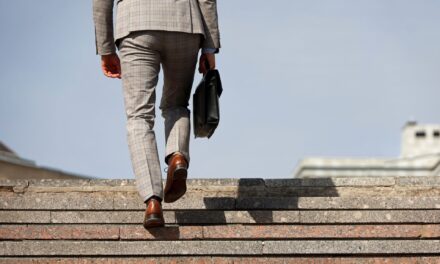 Ένα ελπιδοφόρο story σε ναυτιλία κι ακίνητα που παραμένει στον… πάγο