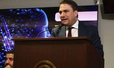 Πώς μπορεί να είναι όλες σωστές όταν αντικρούει η μία την άλλη.