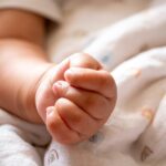Κοριτσάκι 18 μηνών κατέληξε στο ΠΑΓΝΗ