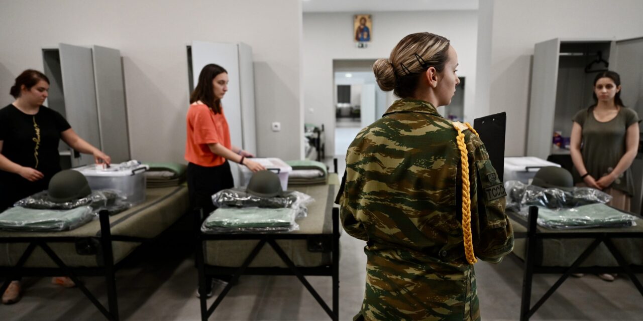 Ο Δένδιας στη Λαμία για «μασάζ» στις εθελόντριες που έμειναν 47!