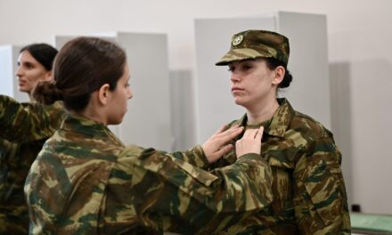 Στράτευση γυναικών: Όταν και αυτό το φιάσκο «βαφτίζεται επιτυχία»