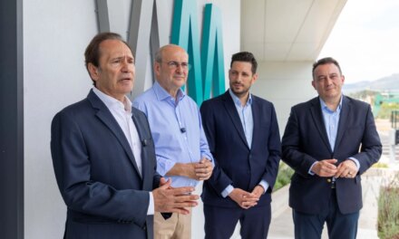 Χατζηδάκης και Κυρανάκης στις εγκαταστάσεις των DEMO, Win Medica και FARAN
