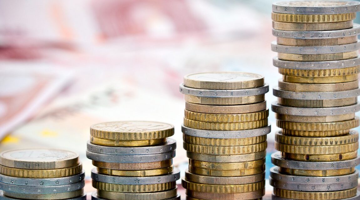 Προϋπολογισμός: Πρωτογενές πλεόνασμα 3,6 δισ. ευρώ στο πεντάμηνο – Υπέρβαση 2,4 δισ. ευρώ από τον στόχο και 258 εκατ. ευρώ στα φορολογικά έσοδα