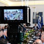 Πώς διαβάζει η κυβέρνηση τις δημοσκοπήσεις: Τα 3+1 «σκληρά» ευρήματα