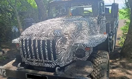 Γιατί τα φορτηγά του Πούτιν «ντύνονται» με animal print
