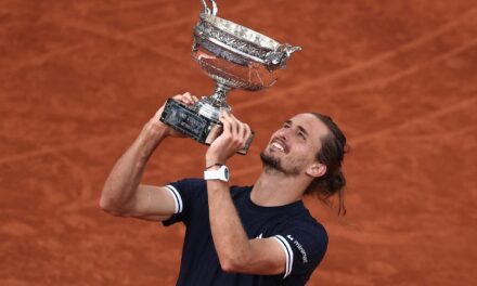 Roland Garros: Νικητής ο Ζβέρεφ μετά από επικό τελικό