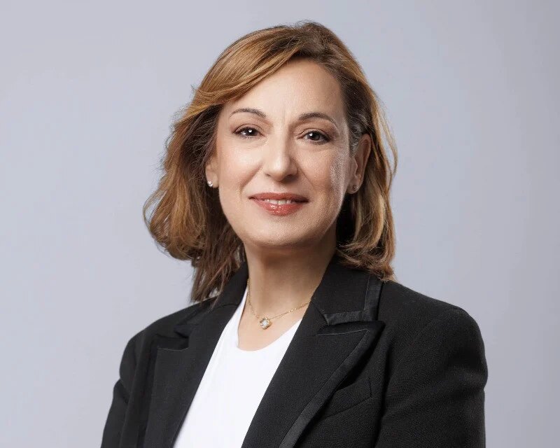 Η CEO που σπάει τα στερεότυπα και ενώνει Βαρδινογιάννη – Μαρινάκη