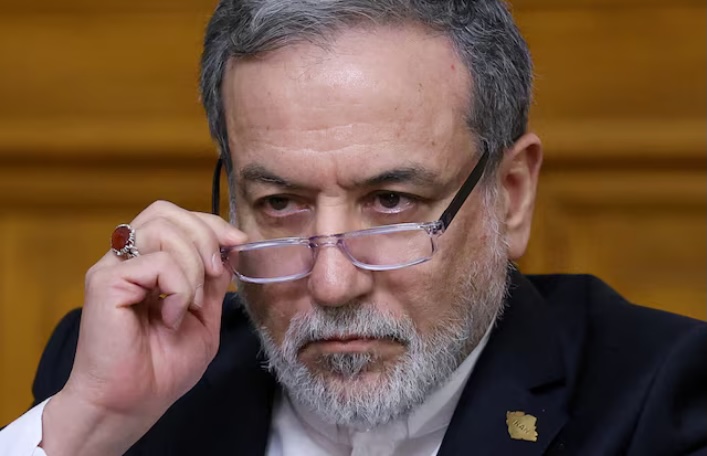 Αραγτσί: Ο «τζαμπατζής» Ζελένσκι επιτέθηκε σε ιρανικό εμπορικό πλοίο με έναν νεκρό, κατ’ εντολή του Ισραήλ