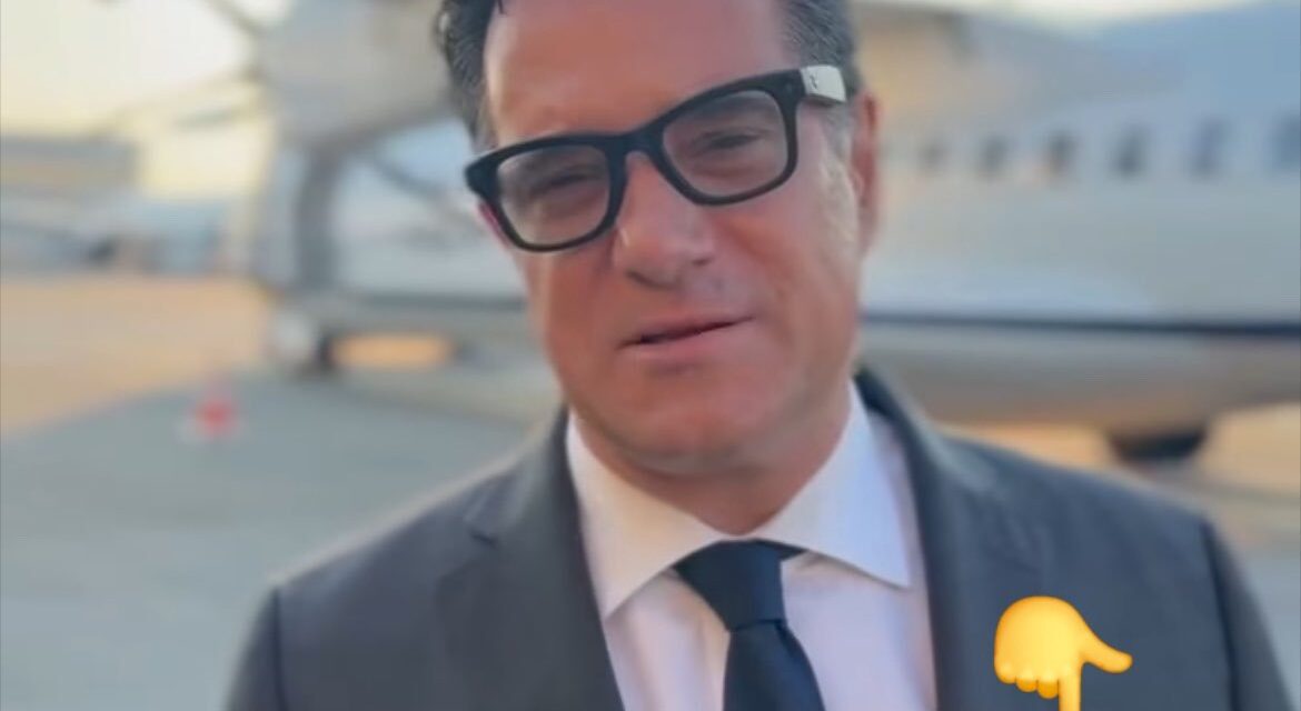 Προς τι η έκπληξη για τα hi-tech γυαλιά του Γεωργιάδη και κάποιες απορίες για τα προσωπικά δεδομένα