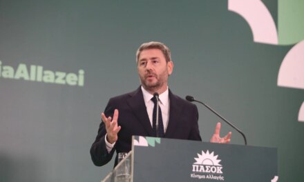 Ο Πρωθυπουργός επιδιώκει ένα Σύνταγμα, που να αφήνει όσο το δυνατόν πιο ανεξέλεγκτη την εκτελεστική εξουσία
