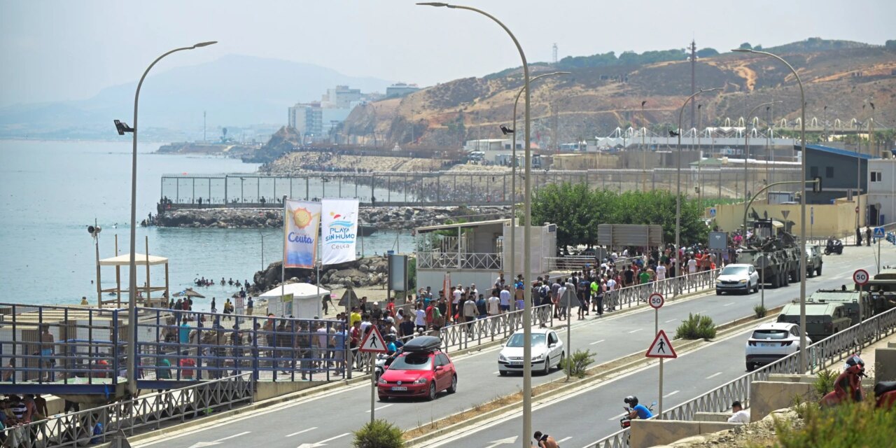 Ενισχύονται οι αστυνομικές δυνάμεις στα σύνορα με την Ισπανία, λόγω της μαζικής εισόδου μεταναστών στη Θέουτα