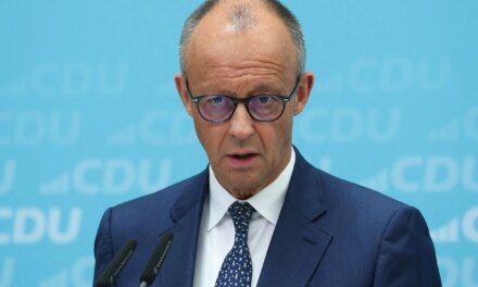 Εσωκομματική δυσφορία για τους πρόσφατους χειρισμούς του καγκελάριου Μερτς