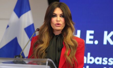 Η καρδιά μου είναι με τον λαό της Ελλάδας σήμερα μετά την τραγική απώλεια δύο πυροσβεστών