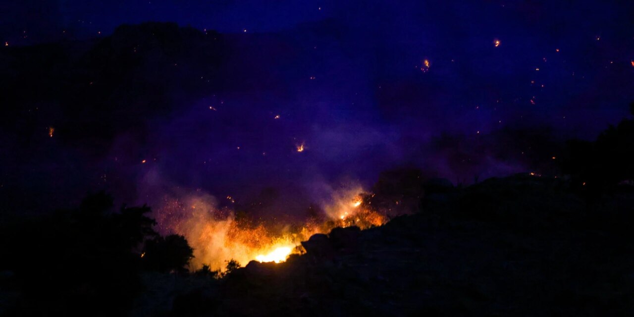 Ρέθυμνο: Σε πλήρη εξέλιξη η μεγάλη πυρκαγιά