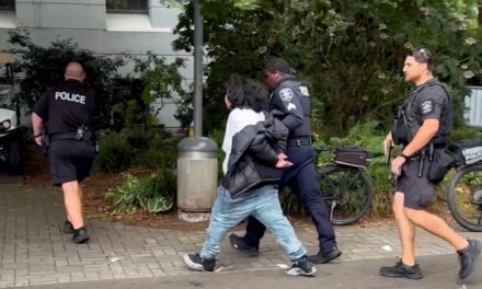 Στους 3 οι νεκροί από τους πυροβολισμούς