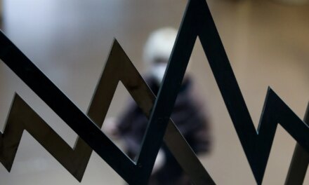 Οριακή άνοδος με «οδηγούς» τράπεζες, Metlen, Coca-Cola