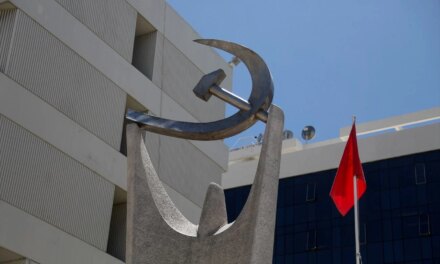 Υποκριτική προσπάθεια Μητσοτάκη να δικαιολογήσει τις τεράστιες καταστροφές