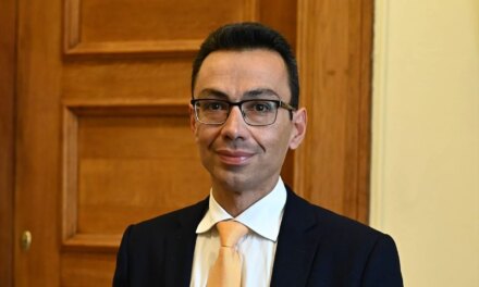 Παραιτήθηκε ο Σωτήρης Σέρμπος από σύμβουλος εξωτερικής πολιτικής του Κυρ. Μητσοτάκη