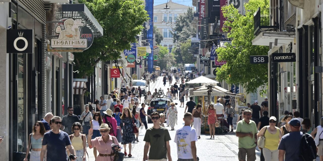 Θερινές εκπτώσεις: Χαμηλότερος ο τζίρος – Αυξημένες οι πιέσεις από το ηλεκτρονικό εμπόριο