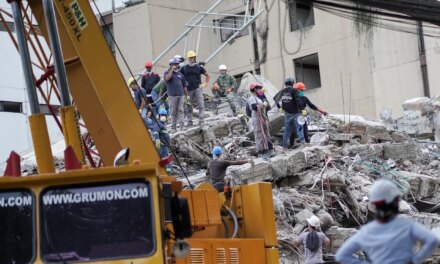 Κολομβία: Σβήνουν οι ελπίδες στα συντρίμμια