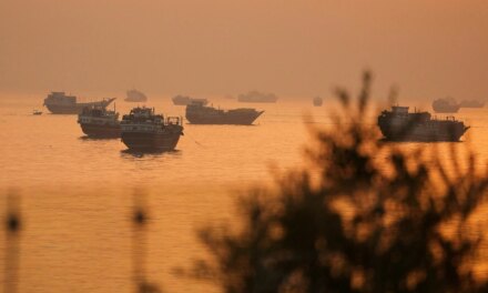 Ανατροπή από τον Τραμπ: «Παγώνει» η επίθεση κατά του Ιράν