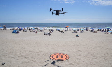 Έλεγχοι με drones και MyCoast σε πάνω από 300 παραλίες – Πρόστιμα έως 73.000 ευρώ και σφραγίσεις επιχειρήσεων 