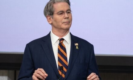 Οι ΗΠΑ παίζουν το τελευταίο χαρτί κατά του Ιράν με τον επιχειρούμενο οικονομικό στραγγαλισμό