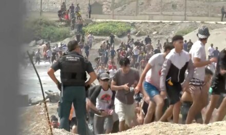 Μαρόκο: Συναγερμός για νέα μαζική απόπειρα εισόδου μεταναστών στη Θέουτα