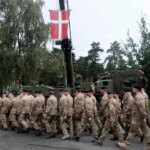 Η Δανία επεκτείνει τη στρατιωτική θητεία ως απάντηση σε Ρωσία και Τραμπ