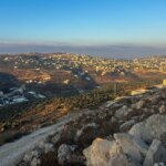 Έποικοι συνεχίζουν τον αποκλεισμό παλαιστινιακών οικογενειών παρά την επέμβαση του ισραηλινού στρατού