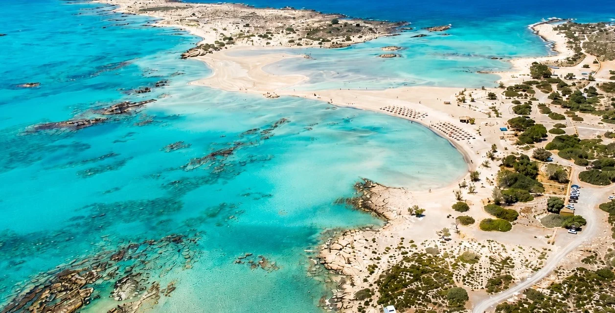 Ο εξωτικός ροζ παράδεισος της Κρήτης