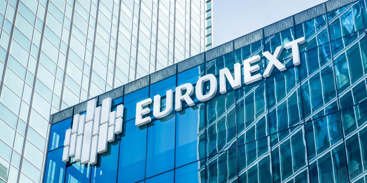 Η μετοχή σπάει ρεκόρ, αγνοώντας το μειωμένο μέρισμα