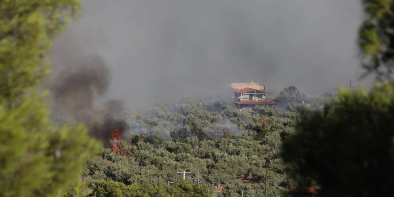 Δραματικές ώρες στο Πόρτο Γερμενό – Στη μάχη τα εναέρια μέσα στα δύο μέτωπα της Βοιωτίας