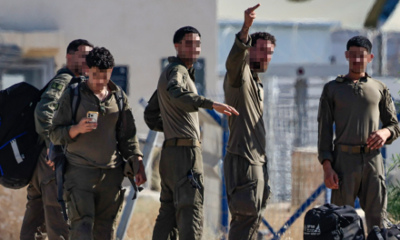 IDF: Μαζική λιποταξία με 100 στρατιώτες να εγκαταλείπουν τα όπλα και τη βάση τους